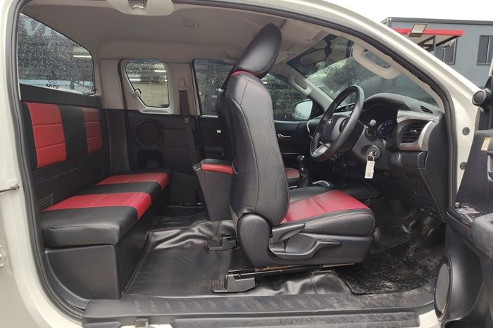 REVO 4WD 2020 2.8G MT SMART CAB WHITE  8008 full