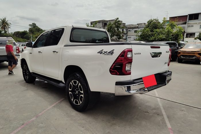 REVO PRE 2020 2.4 MID AT DOUBLE CAB WHITE  8013 full