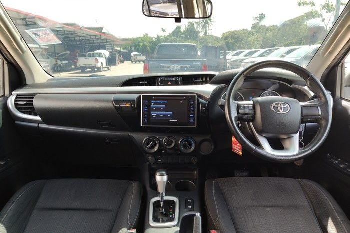 REVO PRE 2020 2.4E AT DOUBLE CAB SILVER 506 full