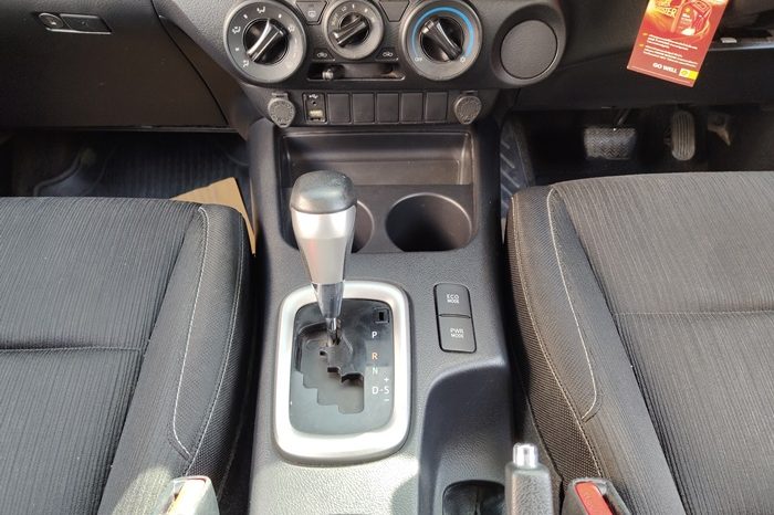 REVO PRE 2020 2.4E AT DOUBLE CAB SILVER 506 full