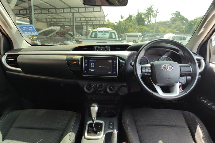 REVO PRE 2018 2.4E AT DOUBLE CAB BLACK 399 full