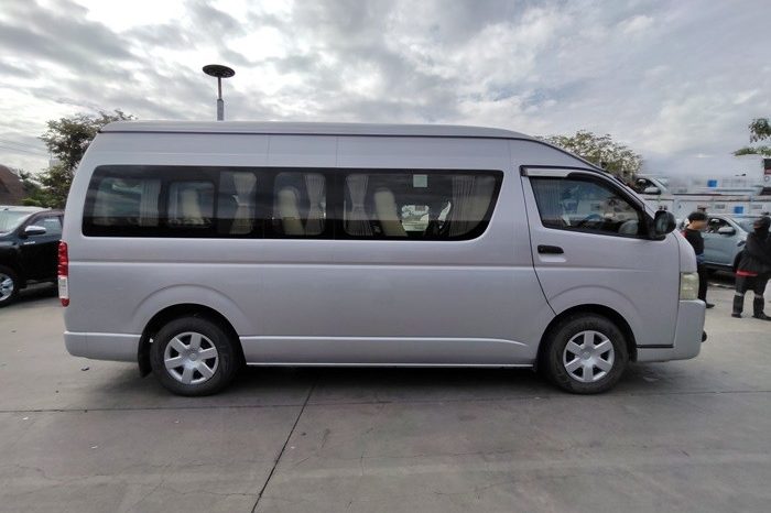 TOYOTA 2WD 2019 3.0 MT COMMUTER SILVER 9718 full