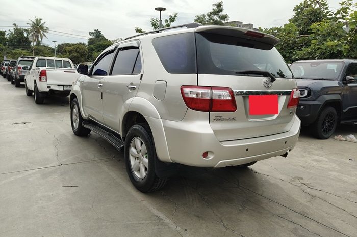 TOYOTA 2WD 2010 2.7V AT FORTUNER SILVER  1303 full