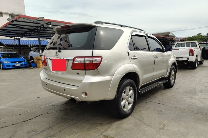 TOYOTA 2WD 2010 2.7V AT FORTUNER SILVER  1303 full
