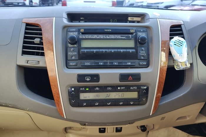 TOYOTA 2WD 2010 2.7V AT FORTUNER SILVER  1303 full