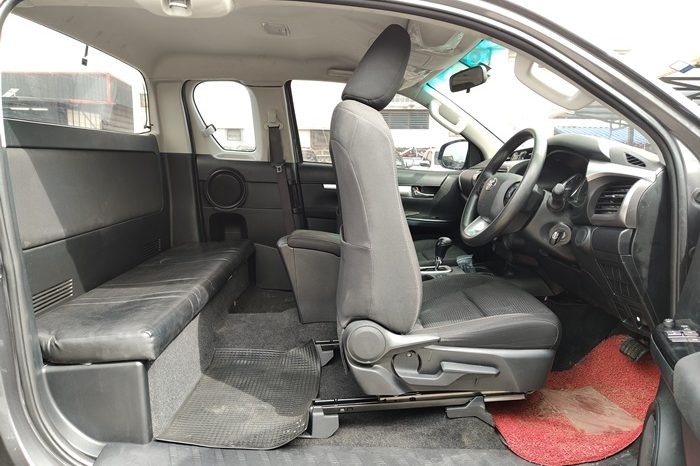 REVO PRE 2024 2.4 ENTRY AT SMART CAB DARK GREY  14 full