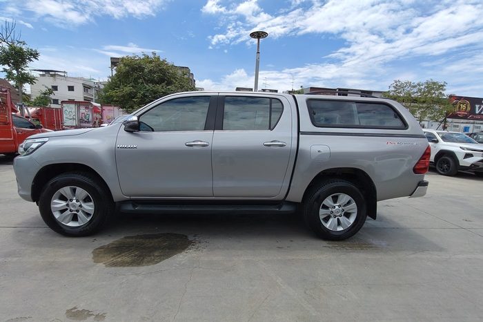 REVO PRE 2017 2.4G AT DOUBLE CAB SILVER  7184 full