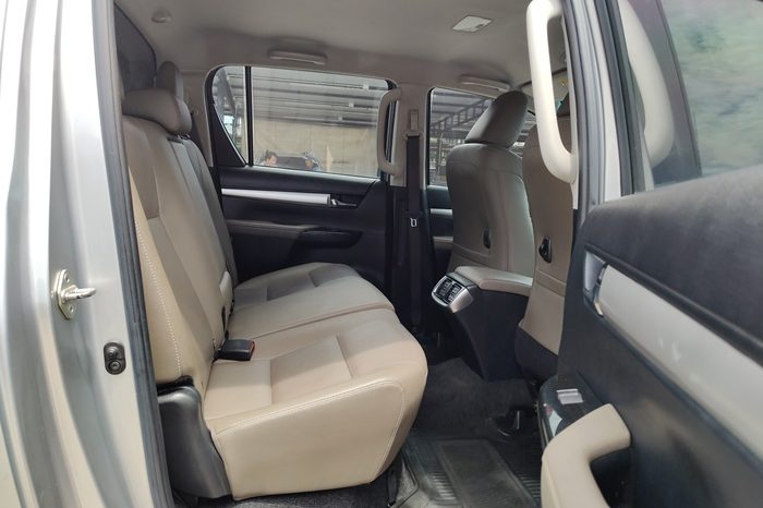 REVO PRE 2017 2.4G AT DOUBLE CAB SILVER  7184 full