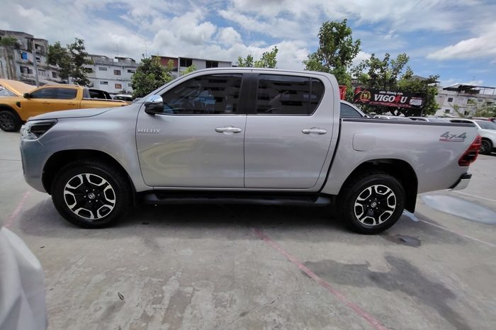 REVO 4WD 2021 2.4 MID MT DOUBLE CAB SILVER 1830 full