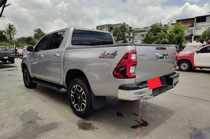 REVO 4WD 2021 2.4 MID MT DOUBLE CAB SILVER 1830 full