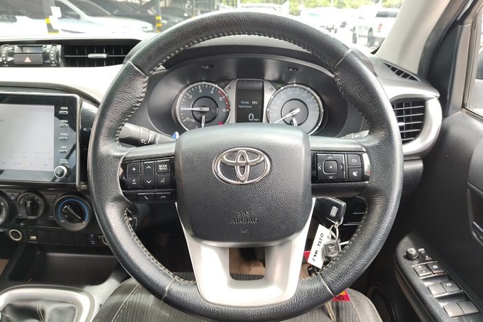 REVO 4WD 2021 2.4 MID MT DOUBLE CAB SILVER 1830 full