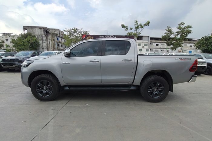 REVO PRE 2021 2.4 ENTRY AT SMART CAB SILVER  8030 full