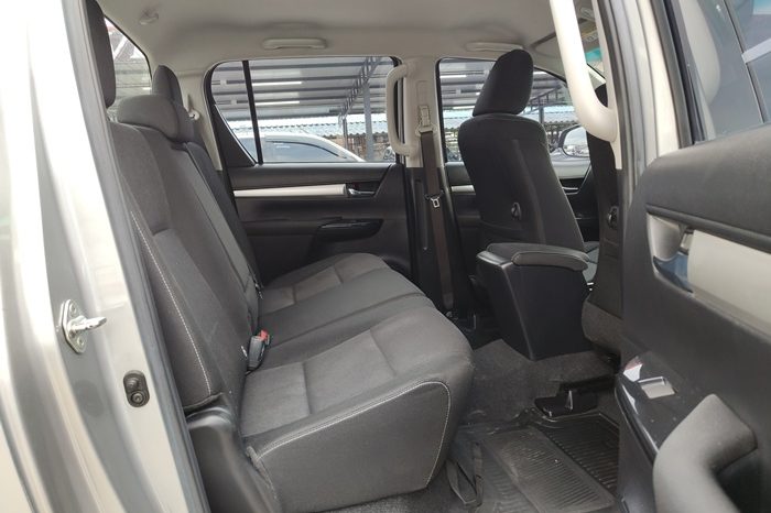 REVO PRE 2021 2.4 ENTRY AT SMART CAB SILVER  8030 full