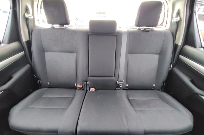 REVO PRE 2021 2.4 ENTRY AT SMART CAB SILVER  8030 full
