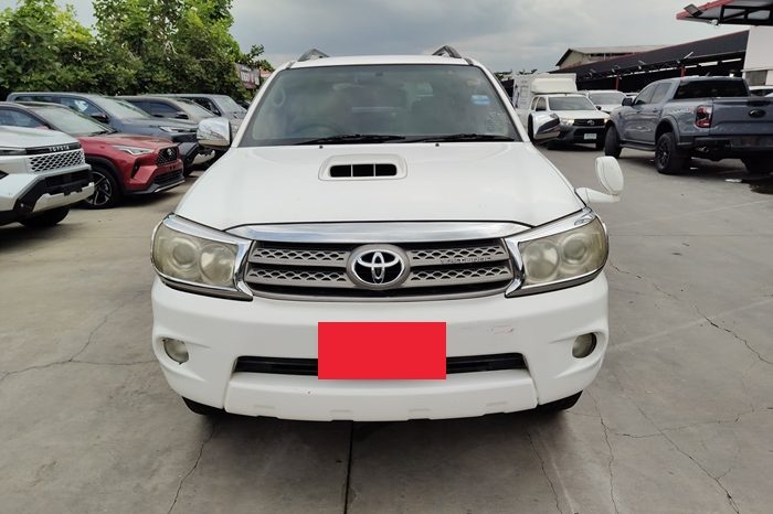TOYOTA 4WD 2011 3.0V AT FORTUNER WHITE  712 full