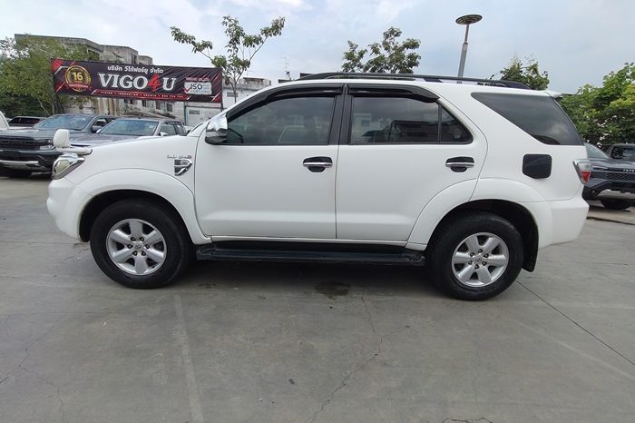 TOYOTA 4WD 2011 3.0V AT FORTUNER WHITE  712 full
