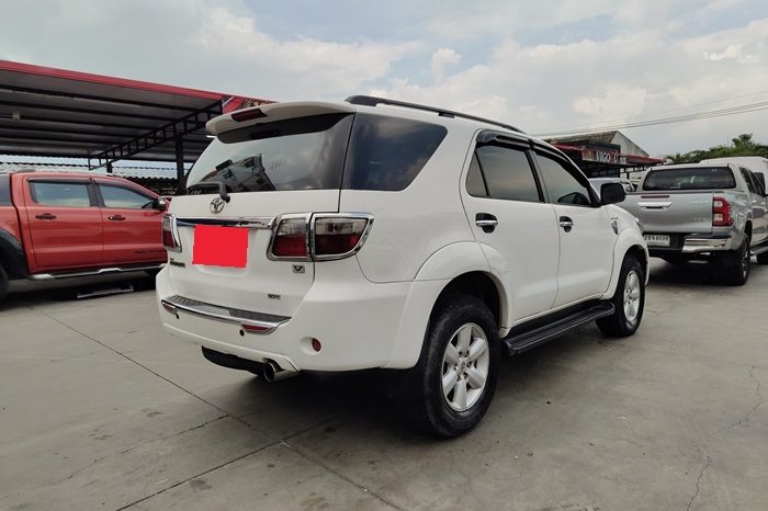 TOYOTA 4WD 2011 3.0V AT FORTUNER WHITE  712 full