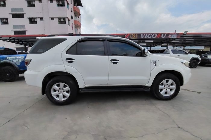 TOYOTA 4WD 2011 3.0V AT FORTUNER WHITE  712 full