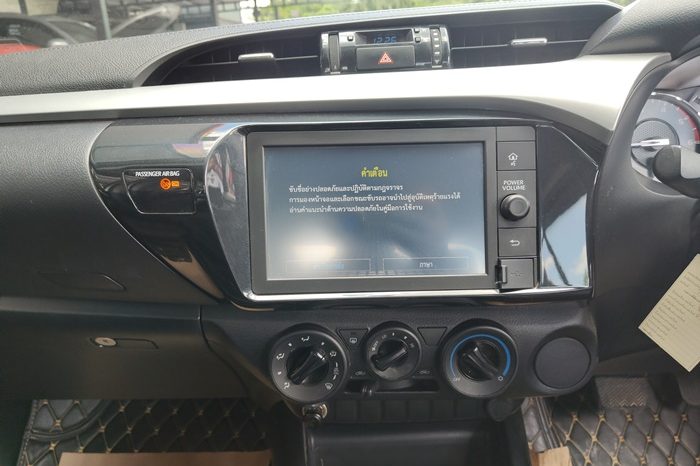 REVO 2WD 2020 2.4 MID AT DOUBLE CAB WHITE  9123 full