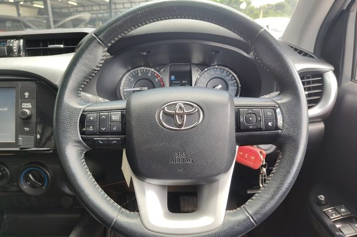 REVO 2WD 2020 2.4 MID AT DOUBLE CAB WHITE  9123 full