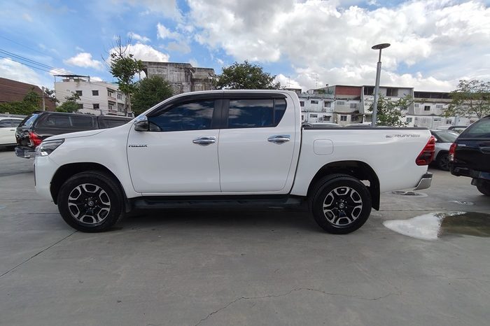 REVO PRE 2021 2.4 MID AT DOUBLE CAB WHITE 5296 full