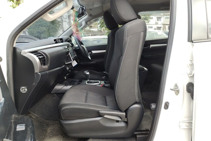 REVO PRE 2021 2.4 MID AT DOUBLE CAB WHITE 5296 full