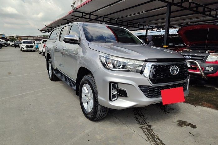 REVO PRE 2018 2.4G MT DOUBLE CAB SILVER  8684 full