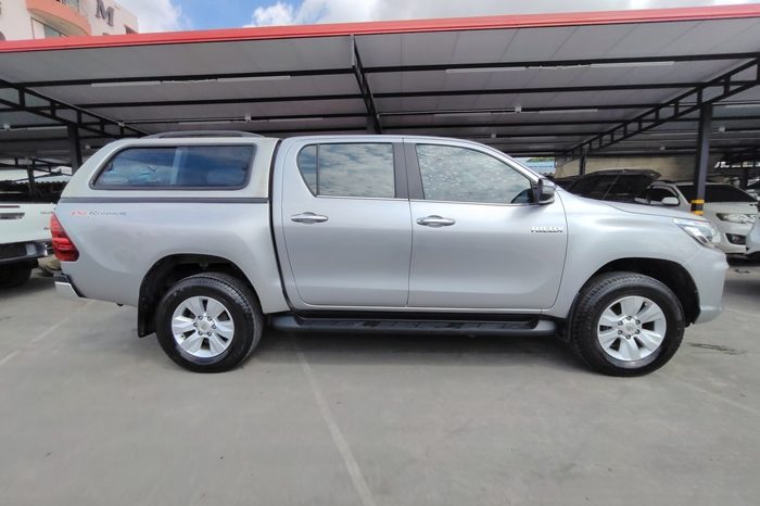 REVO PRE 2018 2.4G MT DOUBLE CAB SILVER  8684 full