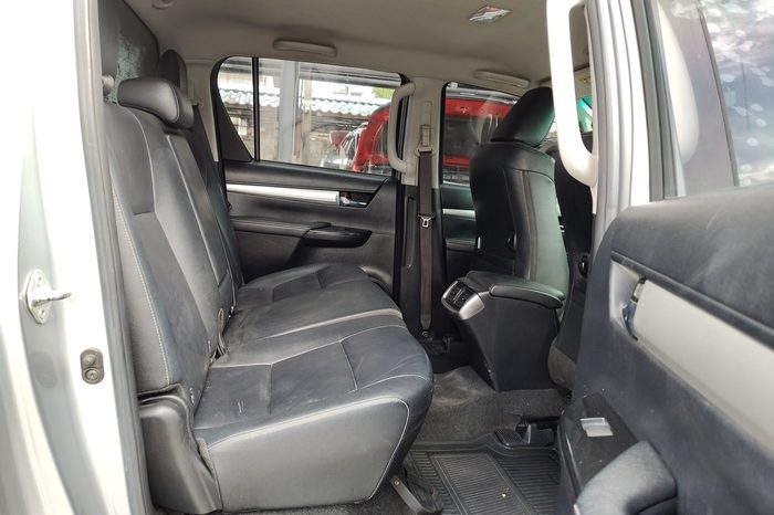 REVO PRE 2018 2.4G MT DOUBLE CAB SILVER  8684 full