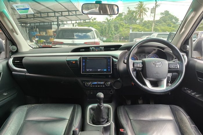 REVO PRE 2018 2.4G MT DOUBLE CAB SILVER  8684 full