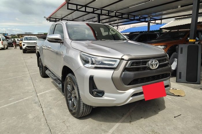 REVO 4WD 2021 2.4 MID MT SMART CAB SILVER  461 full