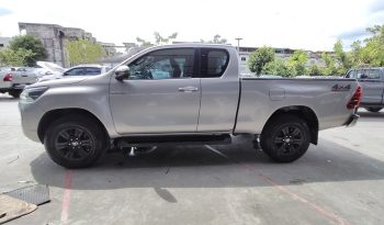 REVO 4WD 2021 2.4 MID MT SMART CAB SILVER  461 full