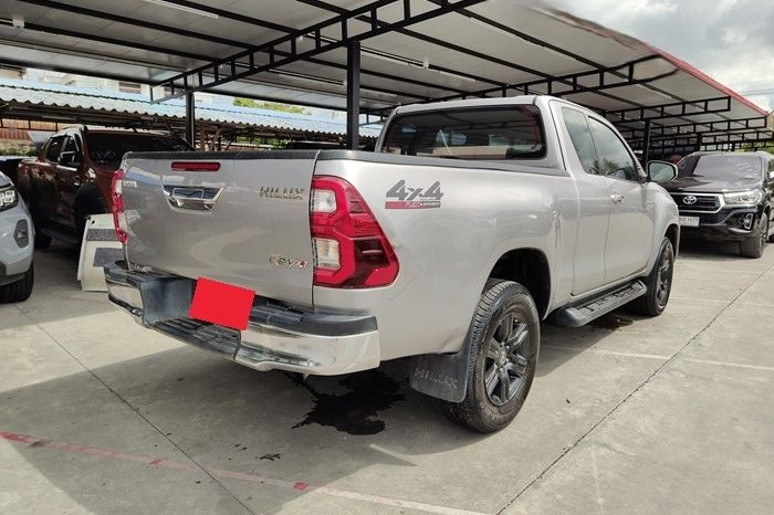 REVO 4WD 2021 2.4 MID MT SMART CAB SILVER  461 full