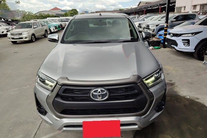 REVO 4WD 2021 2.4 MID MT SMART CAB SILVER  461 full