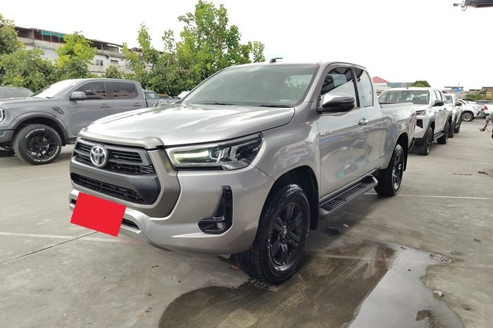 REVO 4WD 2021 2.4 MID MT SMART CAB SILVER  461 full