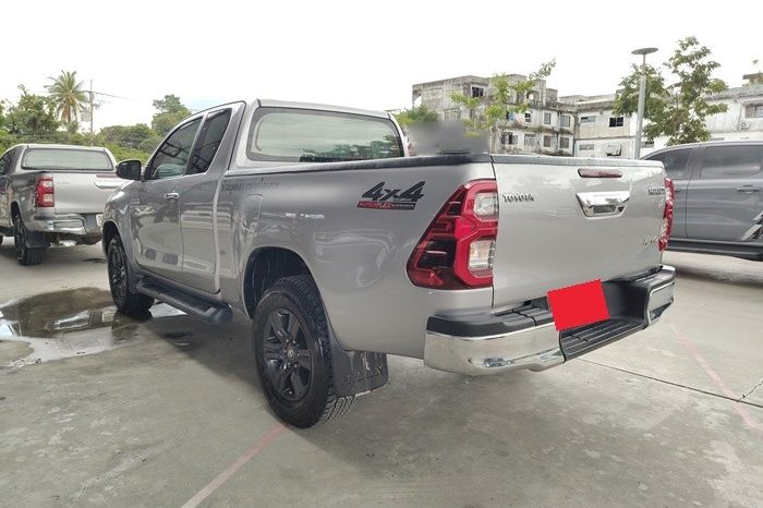 REVO 4WD 2021 2.4 MID MT SMART CAB SILVER  461 full