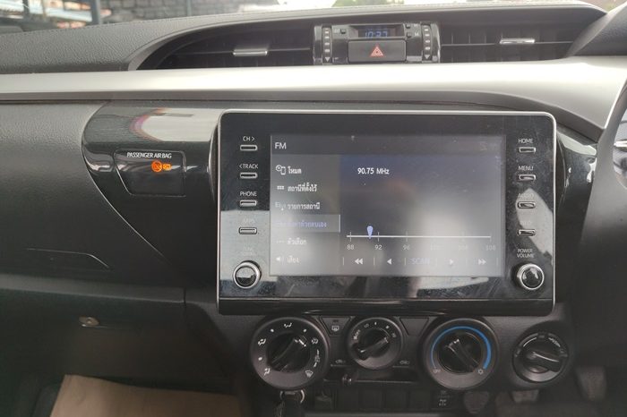 REVO 4WD 2021 2.4 MID MT SMART CAB SILVER  461 full
