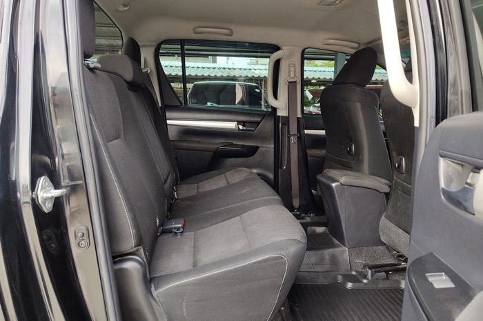 REVO PRE 2019 2.4E AT DOUBLE CAB BLACK  2401 full