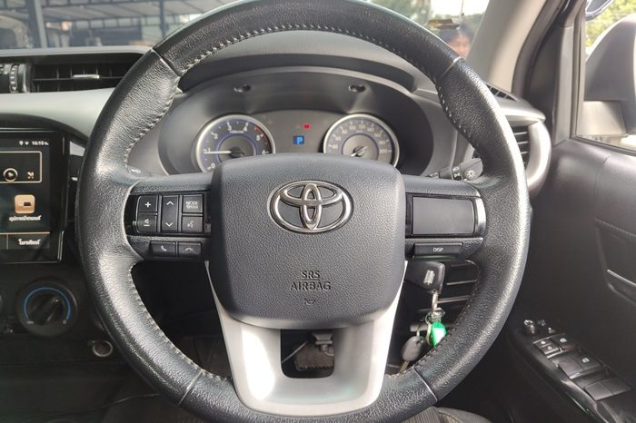 REVO PRE 2019 2.4E AT DOUBLE CAB BLACK  2401 full