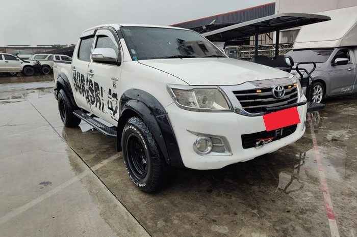 VIGO PRE 2013 2.7E MT DOUBLE CAB WHITE  8394 full