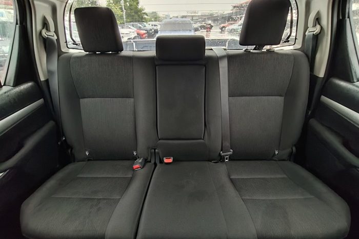 REVO PRE 2021 2.4 ENTRY AT DOUBLE CAB WHITE  1779 full