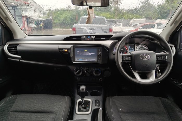 REVO PRE 2021 2.4 ENTRY AT DOUBLE CAB WHITE  1779 full