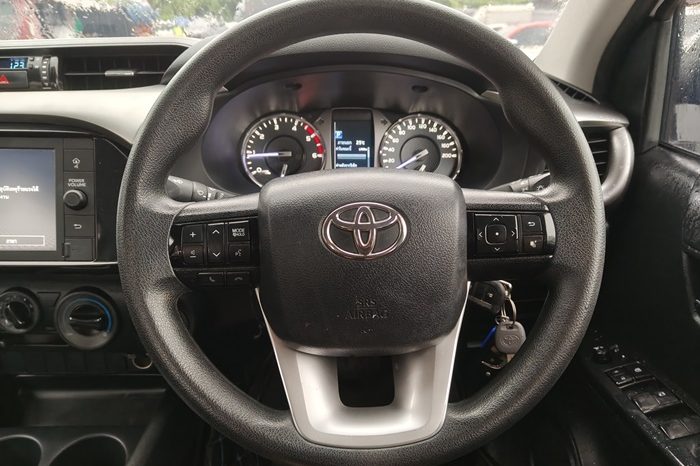REVO PRE 2021 2.4 ENTRY AT DOUBLE CAB WHITE  1779 full