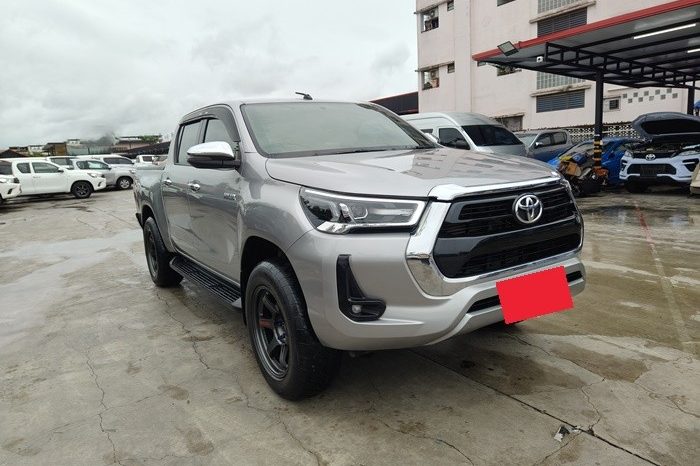 REVO PRE 2022 2.4 ENTRY AT DOUBLE CAB SILVER  8374 full