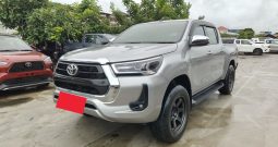 REVO PRE 2022 2.4 ENTRY AT DOUBLE CAB SILVER  8374