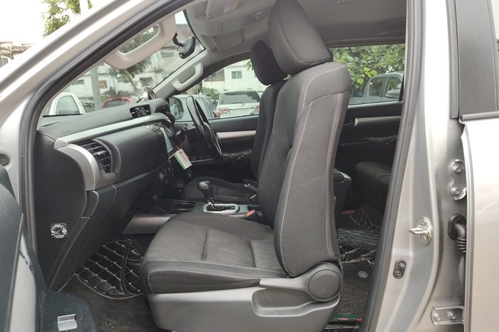 REVO PRE 2022 2.4 ENTRY AT DOUBLE CAB SILVER  8374 full