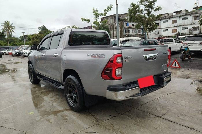 REVO PRE 2022 2.4 ENTRY AT DOUBLE CAB SILVER  8374 full