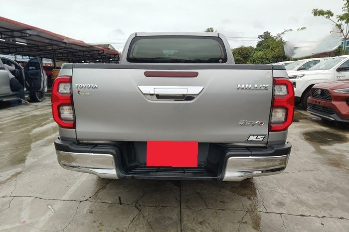REVO PRE 2022 2.4 ENTRY AT DOUBLE CAB SILVER  8374 full