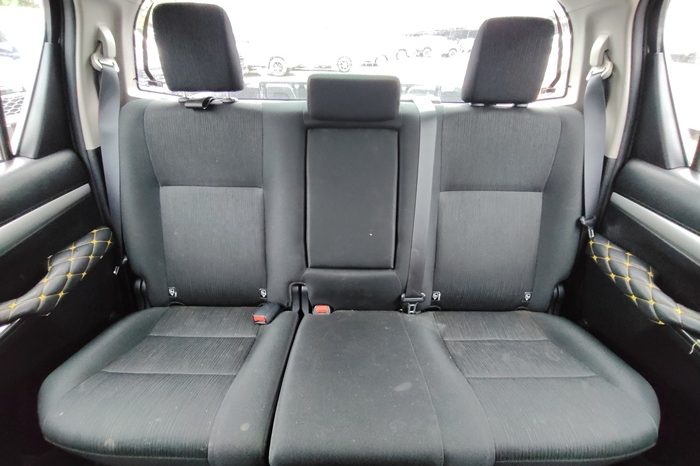 REVO PRE 2022 2.4 ENTRY AT DOUBLE CAB SILVER  8374 full