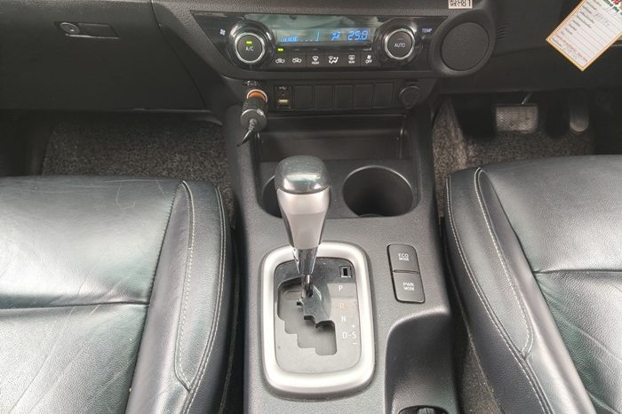 REVO PRE 2018 2.4G AT DOUBLE CAB RED  3930 full